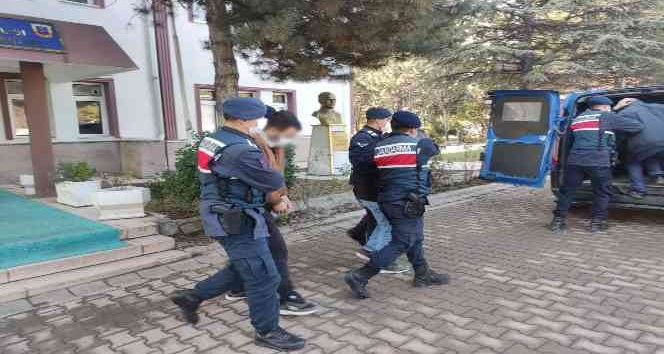 Köy evinden eşya çalan 2 hırsızlık zanlısı tutuklandı