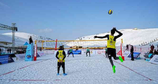 Kar voleybolu Avrupa turu Kahramanmaraş’ta başladı