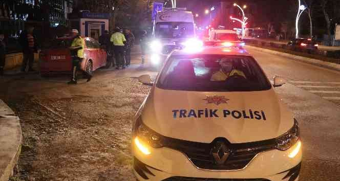 Edirne’de alkolü sürücü karşı şeride geçip kaza yaptı