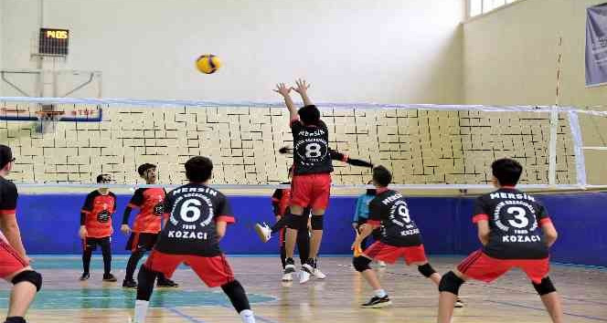 Osmaniye’de  okul sporları voleybol yarı final müsabakaları başladı