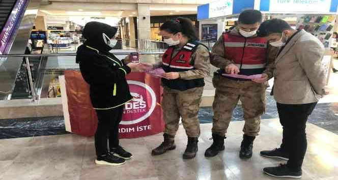 Jandarma kadınlara KADES uygulamasını tanıttı