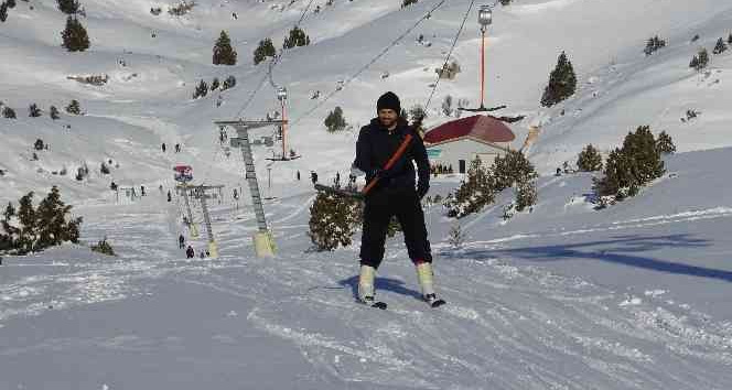 Torosların zirvesindeki Karaman’ın kayak merkezi ilgi görüyor