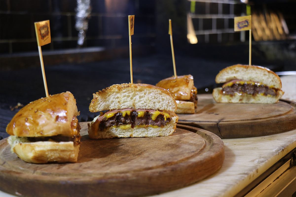 Ucuz hamburger yerken sağlığınızdan olmayın