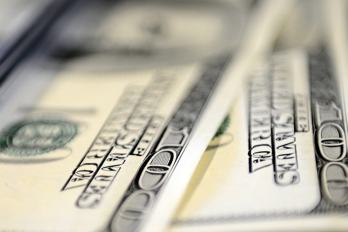 Dolar 13,60 seviyesinde