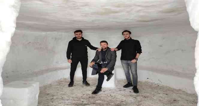 Çıldır Gölü Eskimo Evine yoğun ilgi