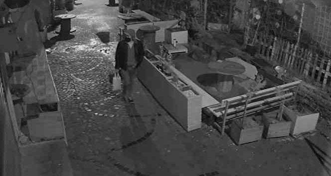 Saniyeler içinde bulduğu her şeyi çaldı, ustalar çalışamaz hale geldi