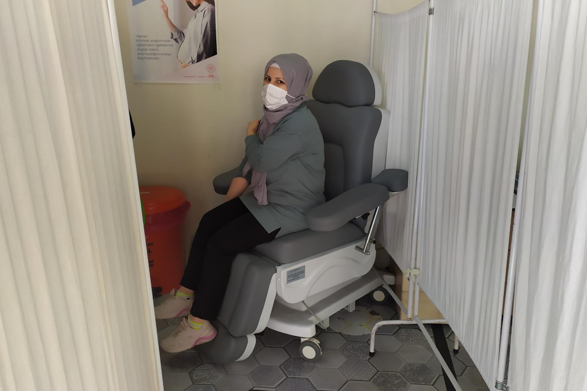 Tüm hastanelerde yerli aşı Turkovac ile aşılama başladı