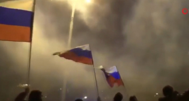Putinin kararının ardından Donbassta havai fişekli kutlama