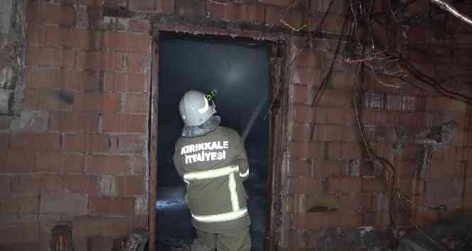 Odunluk yangını korkuttu