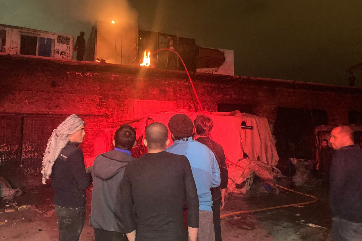 İzmir&#039;de hurda deposunda korkutan yangın