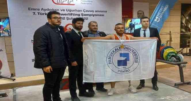 Engelli sporcu, engelsiz rakiplerini geçerek şampiyon oldu