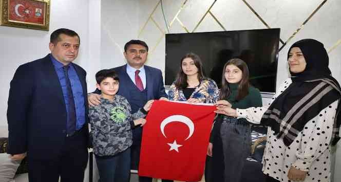 Kaymakam Tunç, şehit ailelerini ziyaret etti