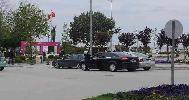 Yalova’da KGYS kameralarıyla da trafik denetimi yapılıyor