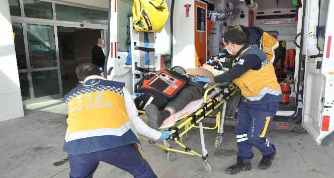 Bilinci kapalı halde bulunan şahıs ambulansta hayata döndürüldü