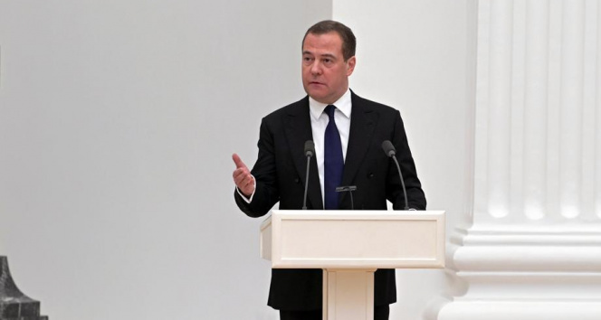 Rusya Güvenlik Konseyi Başkan Yardımcısı Medvedev: Avrupalılar yakında bin metreküp gaza 2 bin euro ödeyecek