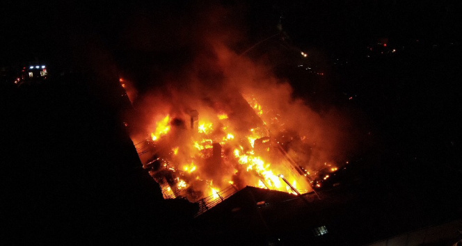 Tuzladaki fabrika yangını 3 buçuk saatlik çalışma ile kontrol altına alındı