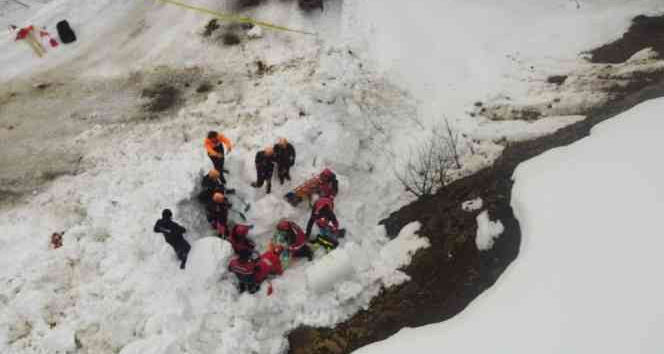 Giresun’da gerçeğini aratmayan çığ tatbikatı