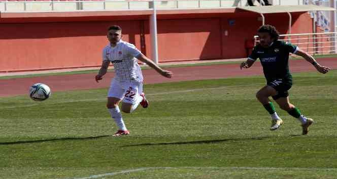 TFF 3. Lig: Gümüşhane Sportif Faaliyetler: 0 - Büyükçekmece Tepecik Spor: 0