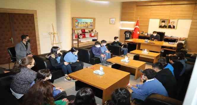 Kaymakam Tunç, Vergi Haftası’nda öğrencilerle bir araya geldi