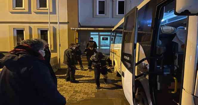 Çanakkale’de 33 düzensiz göçmen yakalandı