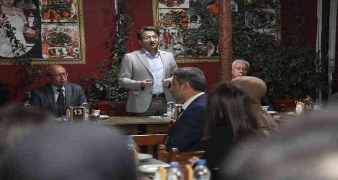 Kızıltepe’de yeni atanan öğretmenlere motivasyon yemeği