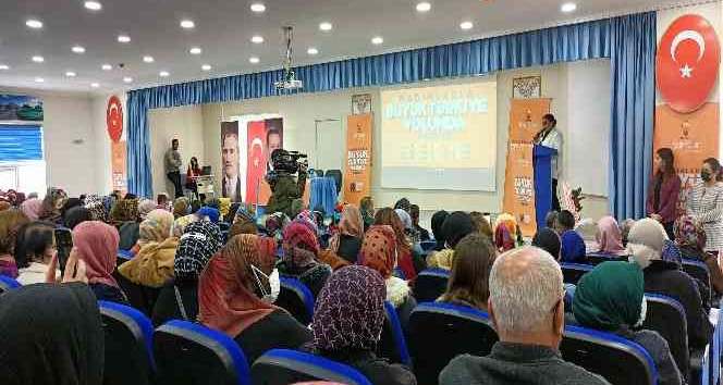 AK Parti’den ’Kadın Emeği, Türkiye’nin İstikbali Buluşmaları’ konferansı verildi