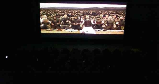 Engelli bireyler ile şehit yakınları ve gaziler ’Malazgirt 1071’ filmini izledi