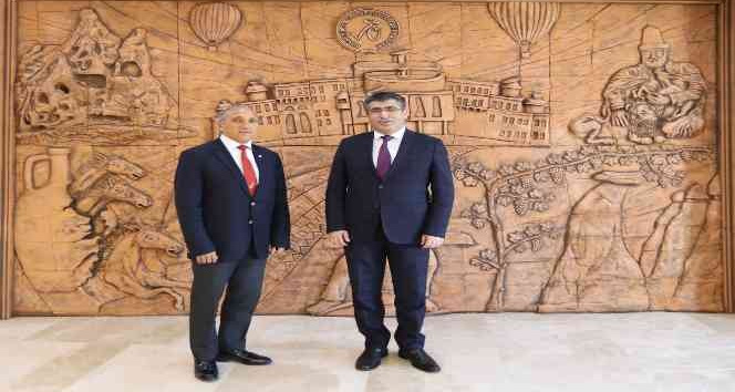 NEVÜ Öğretim Üyesi Oğuz’dan Rektör Aktekin’e Veda Ziyareti