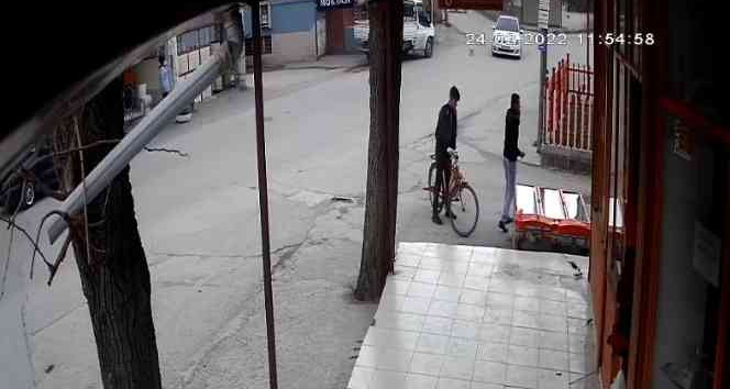 İçecek dolabı fırtınada kağıt gibi uçtu