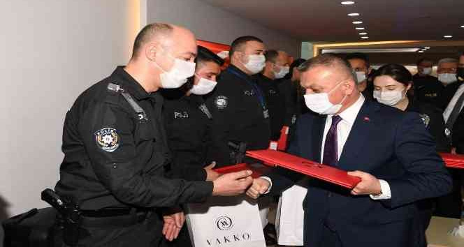 Antalya Havalimanı polis ve özel güvenlik personeli ödüllendirildi