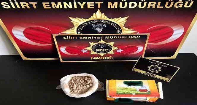 Siirt’te şüpheli şahsın elindeki çay kutusundan uyuşturucu çıktı