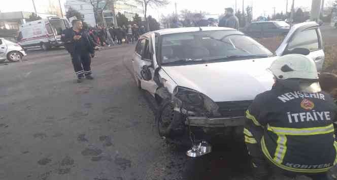 Nevşehir’de iki otomobil çarpıştı: 5 yaralı
