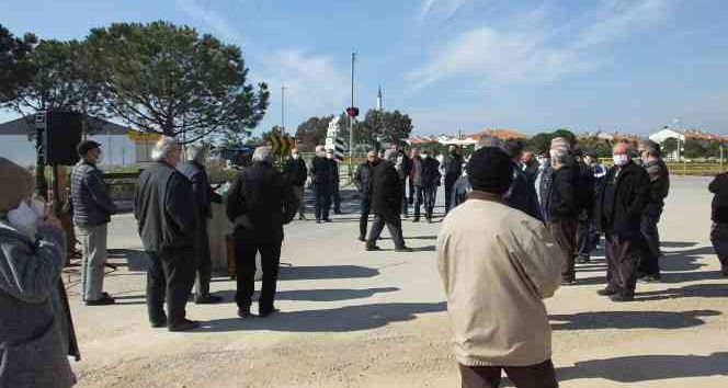 Balıkesir’de elektrik arızalarından bıkan site sakinleri eylem yaptı yol kapattı