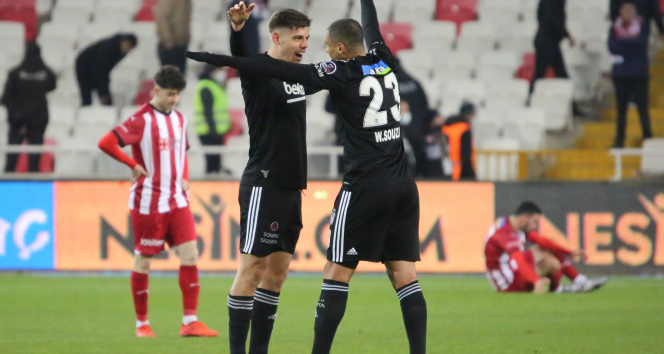 Beşiktaş, Sivasta 3 golle güldü!
