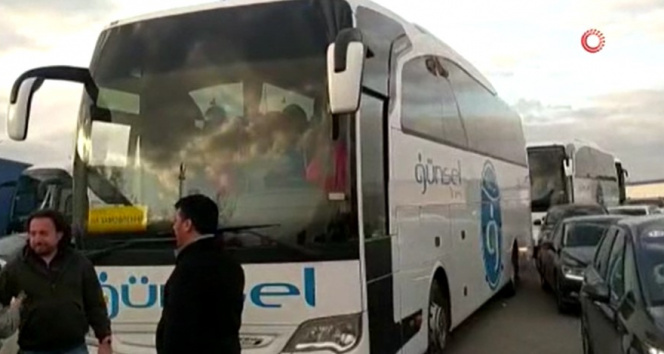 Kievden tahliye edilen Türk vatandaşları Romanya son kapısına ulaştı