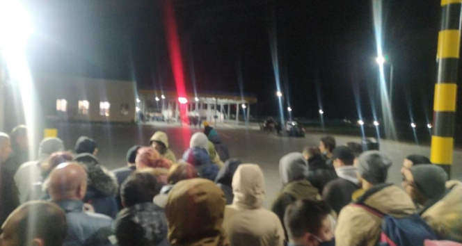 Ukraynanın Odessa kentinden yola çıkan Türk konvoyu Romanya sınırına ulaştı