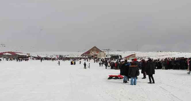 Hesarek Kayak Merkezi 2 ayda 120 bin kişiyi ağırladı
