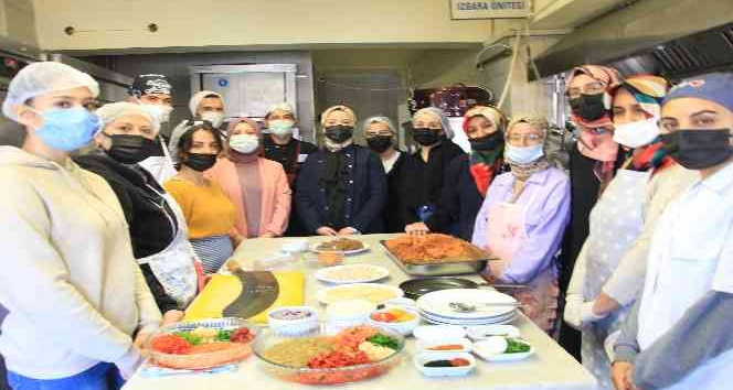 Burdurlu kadınlar dünya lezzetlerini kendi mutfaklarına taşıyor