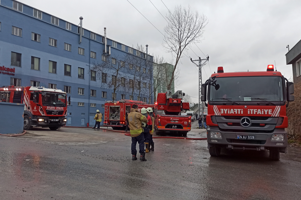 Hadımköy'de fabrikada korkutan yangın