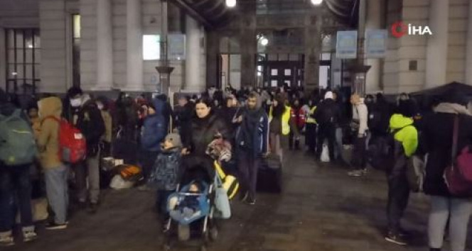 Lviv kentinde trenle tahliyeler kâffesi hızıyla bitmeme ediyor