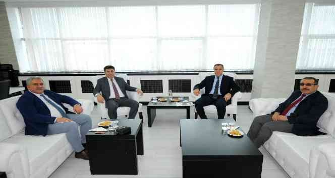 Dr. Aydın, Rektör Karacoşkun’la bir araya geldi