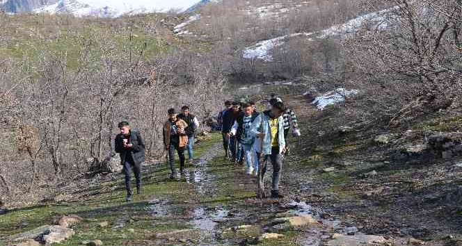 Baharın gelişiyle terörden temizlenen bölgede ’Trekking’ keyfi