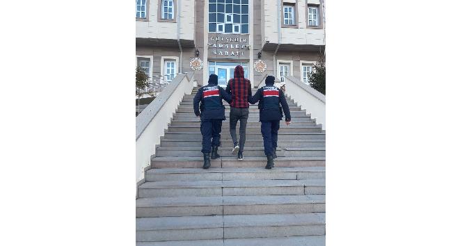 Evlerden hırsızlık yapan şahıs yakalandı