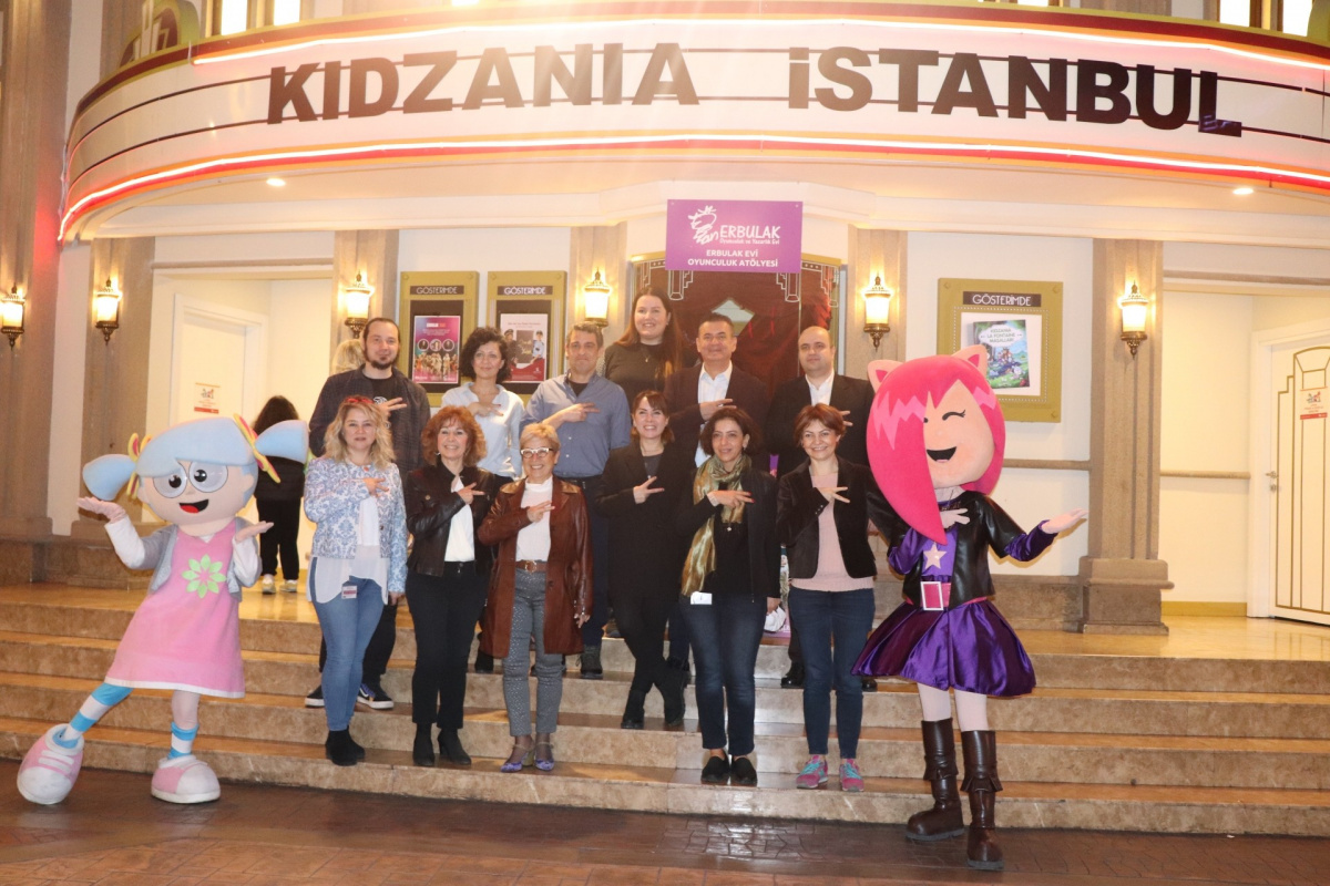 'Sen de Yaz' öykü yarışması jüri üyeleri KidZania'da buluştu