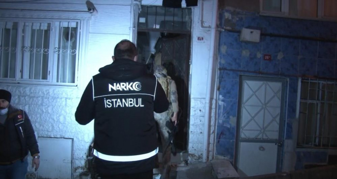 İstanbulda uyuşturucu tacirlerine müteveccih senkronik operasyon!