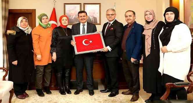 Avrupa El Ele Vakfı’ndan Burdur’da özel çocuklara ‘akülü ve manuel araba’ desteği