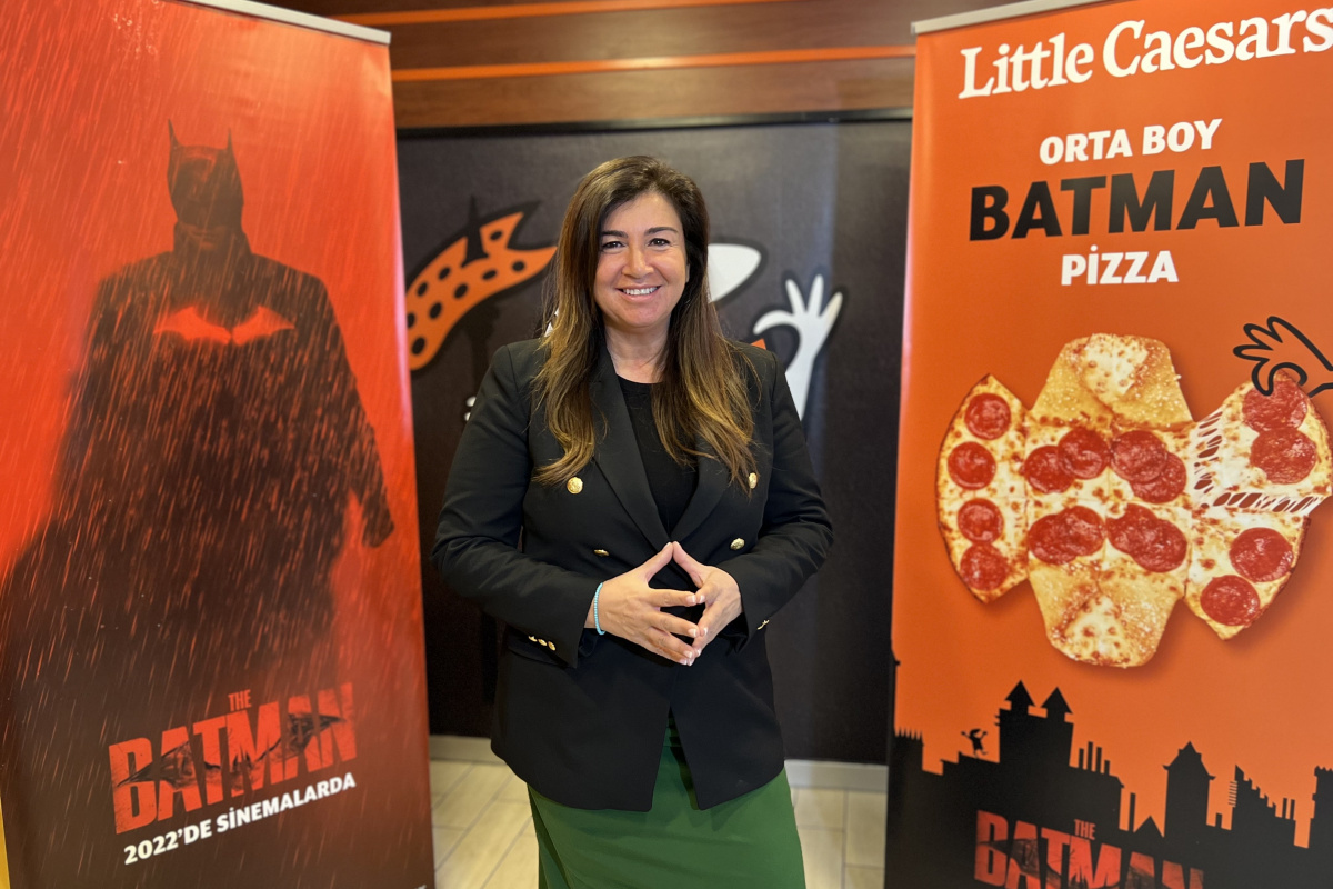 Little Caesars Haliç’te özel tasarımlı şubesiyle Batman’i selamlıyor