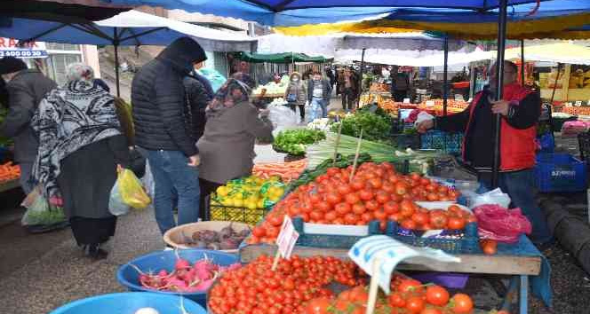 Fiyatlardaki düşüş sonrası semt pazarları hareketlendi