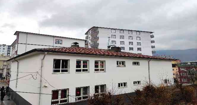 Sason’da hava kirliğine neden olan bacalar kaymakam talimatıyla değiştirildi