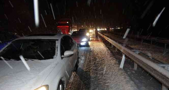 Uşak - Afyonkarahisar karayolu trafiğe kapandı